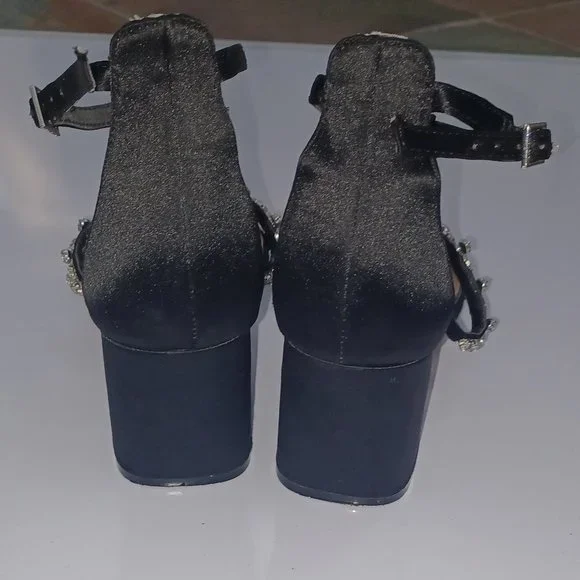 Badgley Mischka Jewel Black Satin  Embellished Sandals Heels - Picture 8 of 9